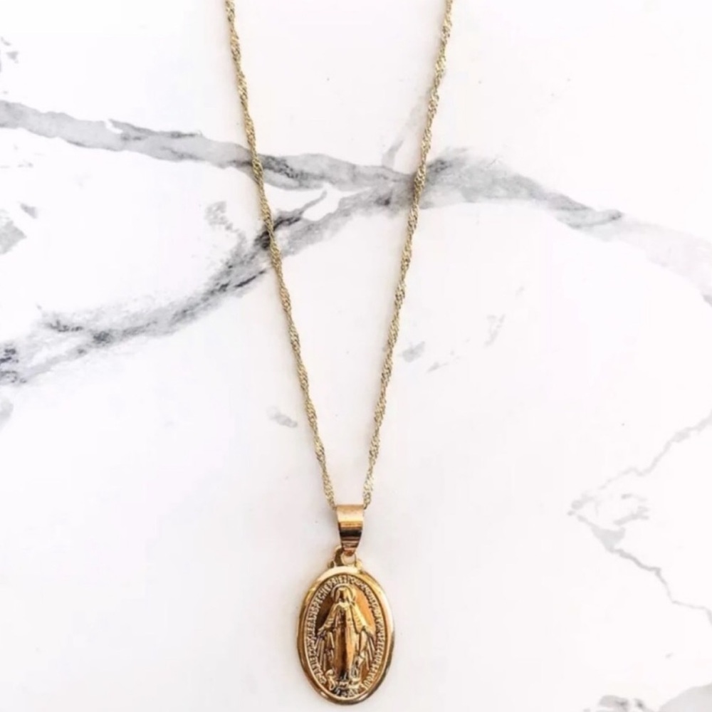 ❌SOLD❌New Gold Sovereign Religious Medallion - Picture 2 of 7